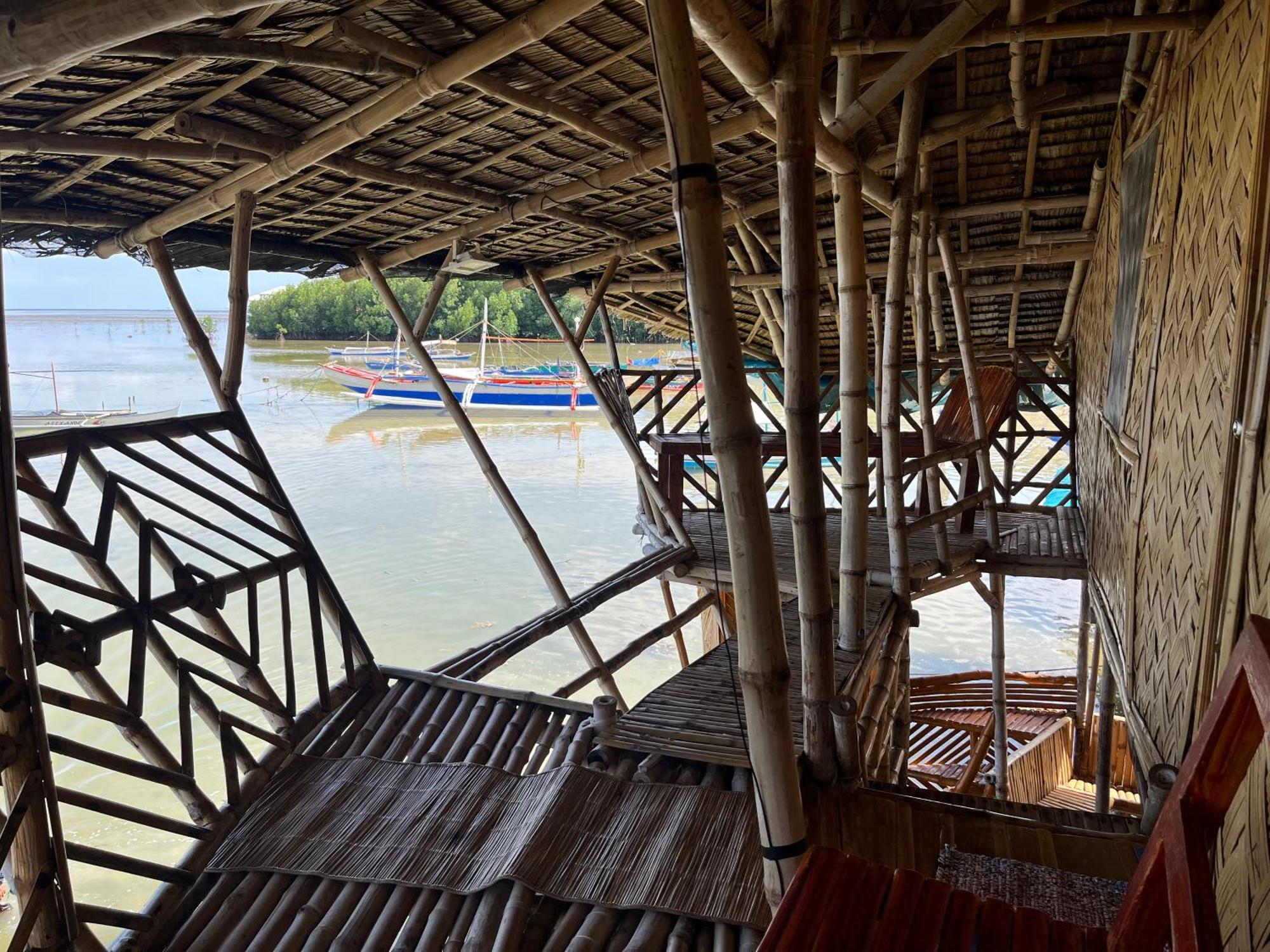 Bamboo Nest Beachfront Puerto Princesa Екстер'єр фото