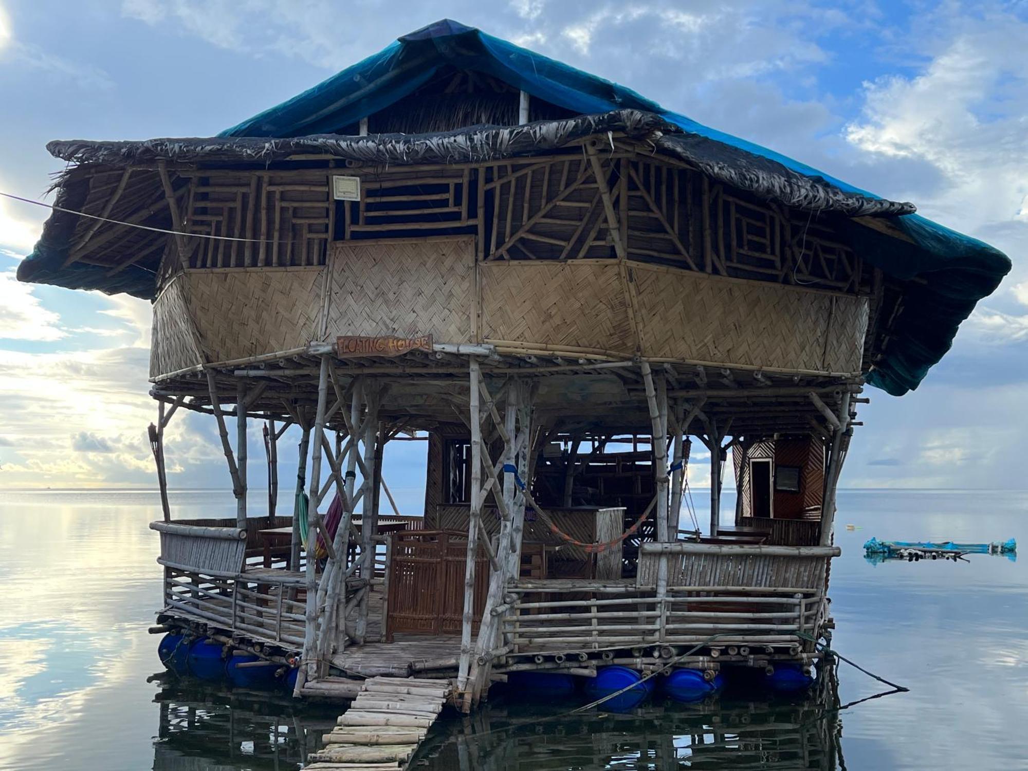 Bamboo Nest Beachfront Puerto Princesa Екстер'єр фото
