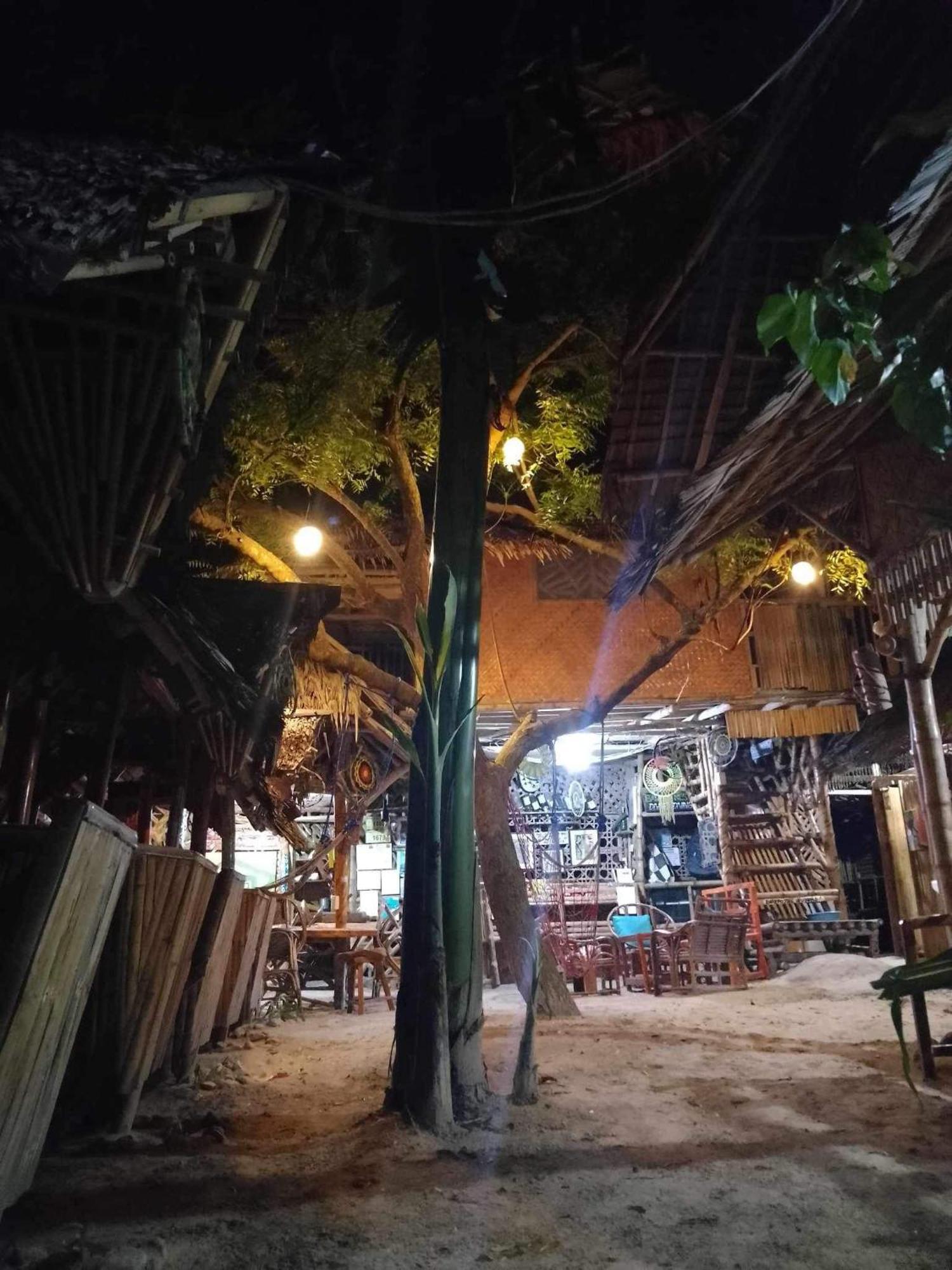 Bamboo Nest Beachfront Puerto Princesa Екстер'єр фото