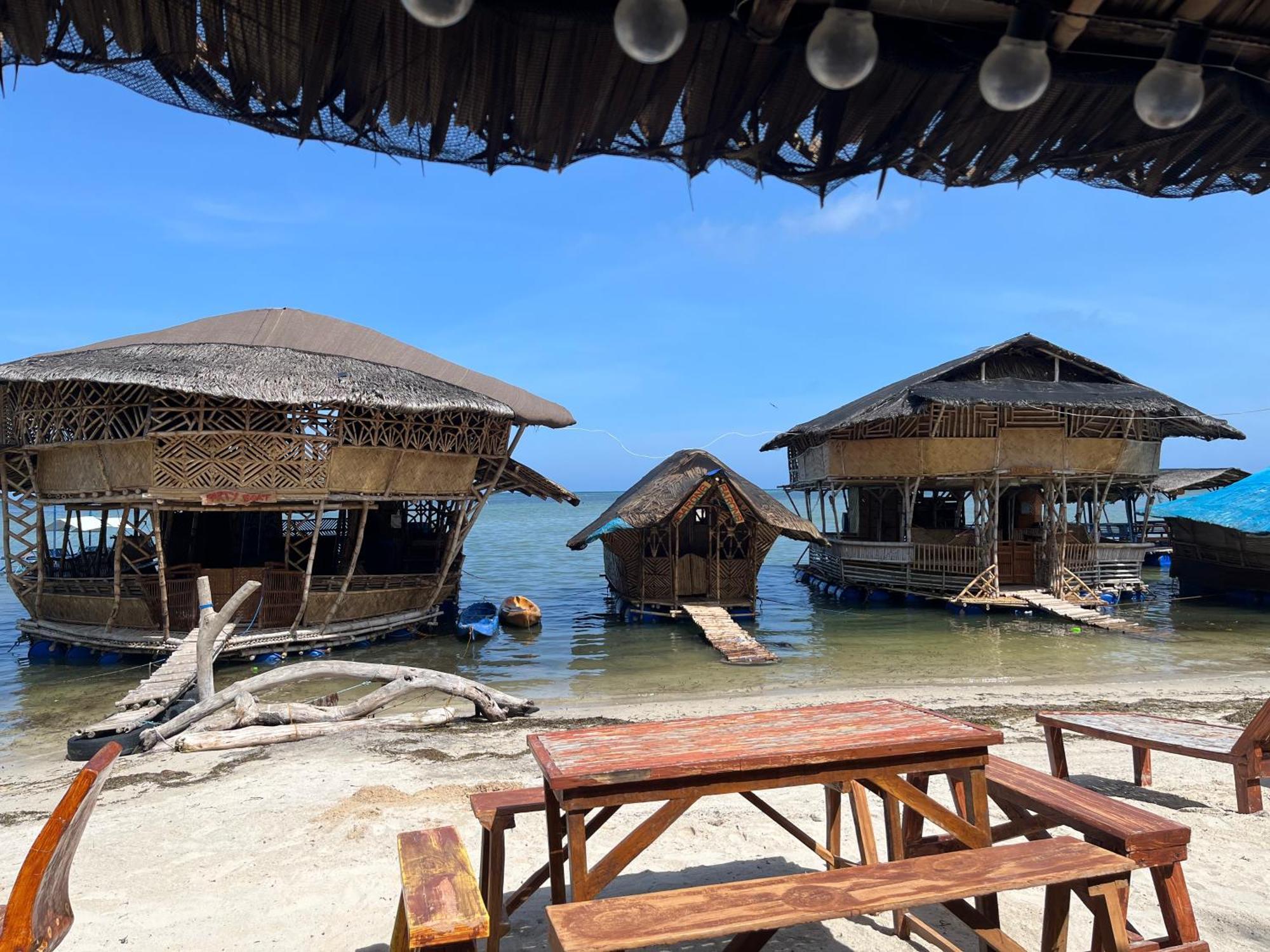 Bamboo Nest Beachfront Puerto Princesa Екстер'єр фото
