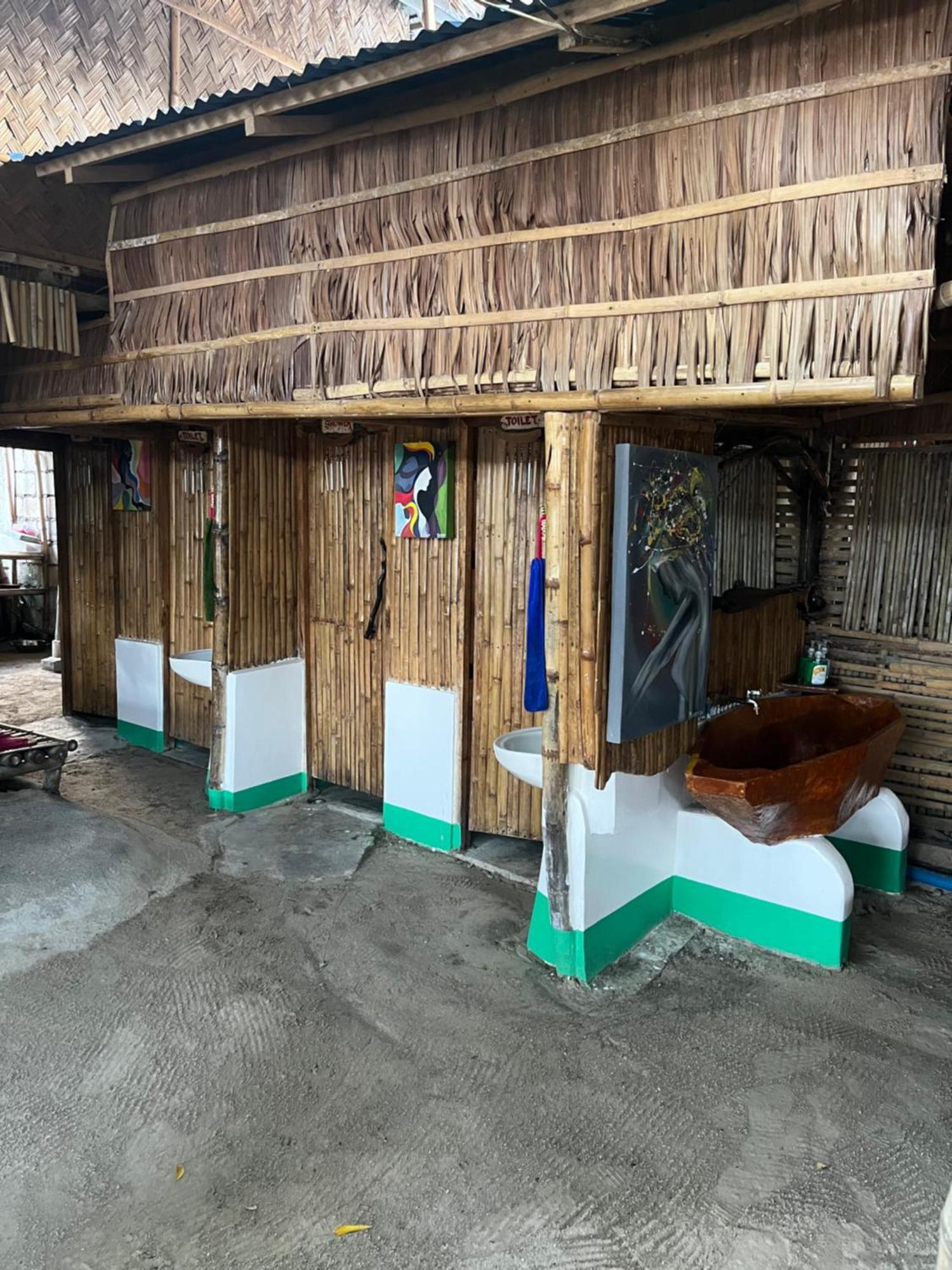Bamboo Nest Beachfront Puerto Princesa Екстер'єр фото