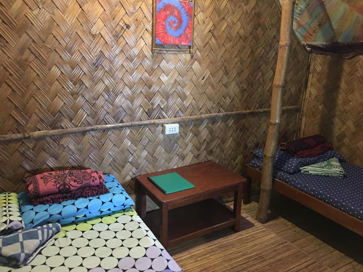 Bamboo Nest Beachfront Puerto Princesa Екстер'єр фото
