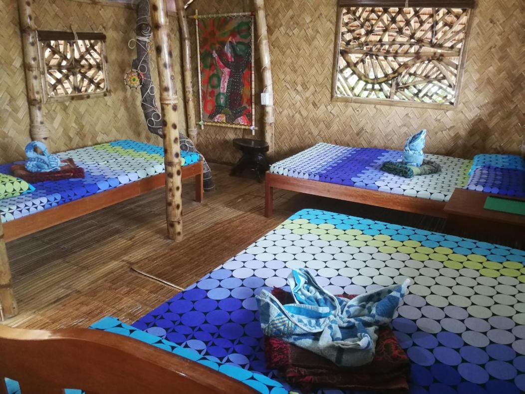 Bamboo Nest Beachfront Puerto Princesa Екстер'єр фото